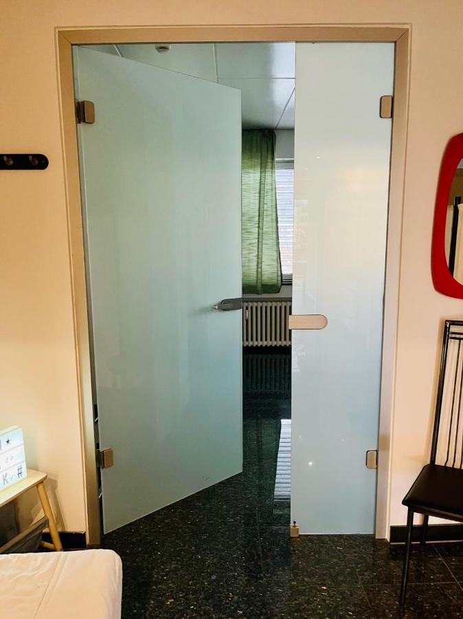Nasa Wohnung Uerdingen Krefeld Buitenkant foto